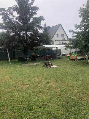 Neben Klinikum mit Gartengrundstück und Stellplatz! 3- Raum-Wohnung in Schönebeck (Elbe)