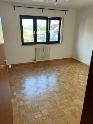 Ansprechende 4-Zimmer-Wohnung mit Loggia in Mannheim Friedrichsfeld