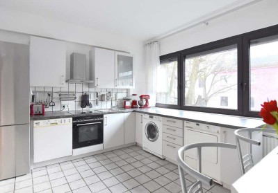 Gut geschnittene 2-3 -Zimmer-Maisonette-Altbau-Wohnung in Bilk