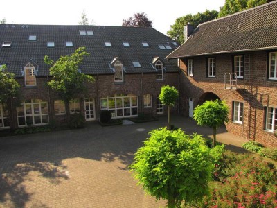 „Charmante 2-Zimmer-Wohnung im historischen Dycker Weinhaus – modernisiert & ruhig gelegen