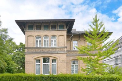 Kassel-Innenstadt-Am Weinberg-Bestlage: Repräsentative Renaissancevilla mit schönem Grundstück