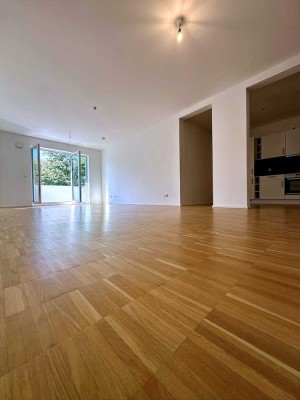 Wohnen im grünen Karlshorst - große, helle 4 Zimmerwohnung * Balkon * Einbauküche * Zweitbezug