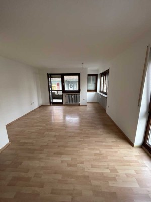 Helle Wohnung mit Balkon & Tiefgaragenplatz – sofort bezugsfertig!