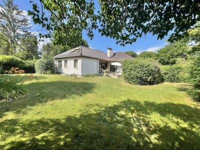 Außergewöhnlich charmante Unternehmer-Villa mit viel Wohn- und Nutzfläche