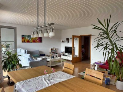 Großzügige 3,5-Zimmerwohnung mit Balkon in Dettingen