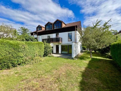 GERÄUMIGES REIHENENDHAUS IN TOP-LAGE ! GROßER GARTEN - GARAGE - KELLER - PERFEKT FÜR FAMILIEN !