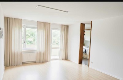 Charmante 2,5-Zimmer-Wohnung mit Balkon & Garage in ruhiger Lage von Böblingen