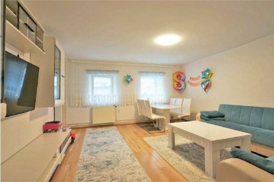 90qm Familien Wohnung in einem historischen Zinshaus