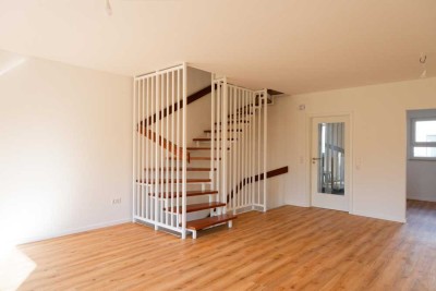 Gepflegtes Reihenmittelhaus (kernsaniert) mit 5 Zimmern, Garten und Garage in Pulheim-Geyen