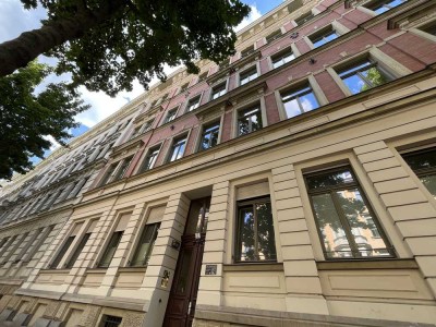 Bezugsfrei im Waldstraßenviertel - Terrasse & Stellplatz mit vielen weiteren Extras !