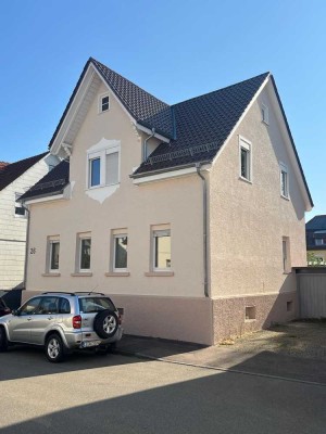 Kirchheim-Paradiesle: Wohnen in bester Lage - stilvolles EFH mit hohen Decken und viel Platz!