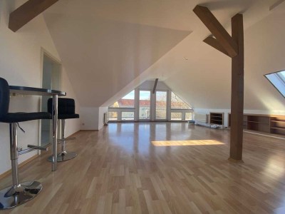 Außergewöhnliche 3 Zi.-Maisonette-Wohnung in Reicker Stadtvilla mit großem Garten