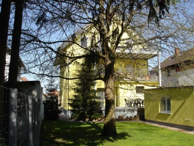 3-Zimmer, 14 m² Balkon (überdacht), ohne Maklergebühren, 1 Stellplatz, nahe A67 und A5