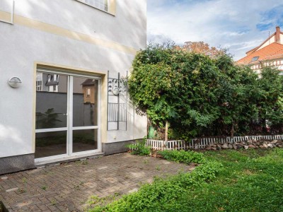 Eine kleine Oase in der Nähe des Zoo. Wohnung mit Terrasse und neuer Einbauküche zu vemieten.