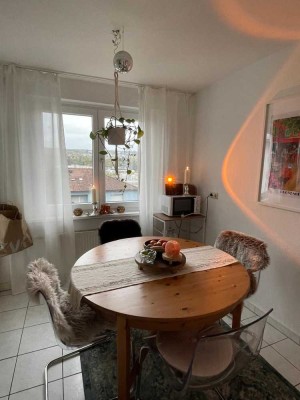 Großzügige, helle 1-Zimmer-Wohnung mit Loggia nahe Hbf