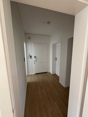 Gepflegte 2-Zimmer-Wohnung im 1 .OG