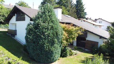 Gepflegtes Einfamilienhaus mit Einliegerwohnung in ruhiger gehobener Wohnlage von Landau a.d. Isar