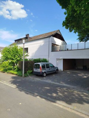 Attraktives, modernisiertes 3-Parteienhaus in Top-Lage von Muffendorf (freiwerdende Wohnung 1.OG)!