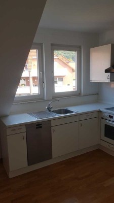 Ansprechende und gepflegte 2-Raum-DG-Wohnung mit gehobener Innenausstattung mit EBK in Rinteln