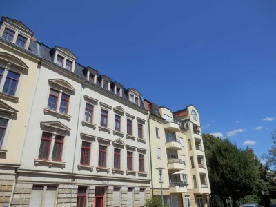 TOP Kapitalanlage! Schönes 1-Zimmer-Wohnung mit EBK und 3 TG-Stellplätzen in UNI-Nähe!