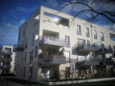 Exklusive, neuwertige 3-Zimmer-Wohnung mit Balkon und Einbauküche in München-Bogenhausen