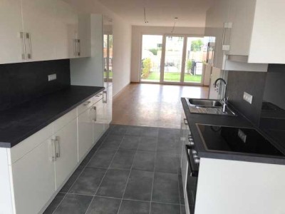 Moderne 3-Zimmer-Wohnung mit Garten