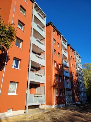 Helle, freundliche 2-Zimmer-Wohnung mit großzügigem Balkon