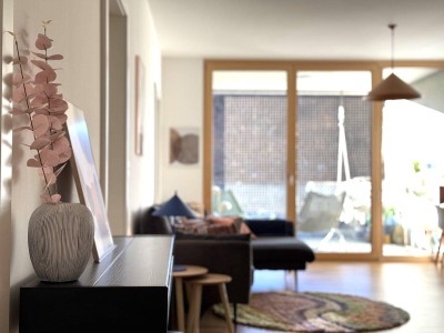 Wohntraum mit Loggia &amp; Panorama-Dachterrasse – Wohnen mit Stil in Stadtnähe!