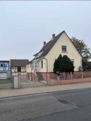 Einfamilienhaus mit großem, gepflegten Grundstück - OT Nieder-Mockstadt