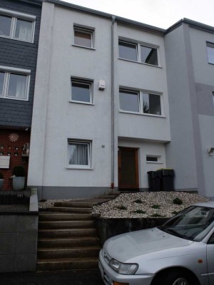 Helles Haus mit Garten im Grünen zur Miete, stadtnah