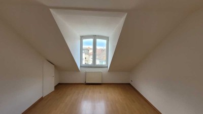 Frisch renovierte Dachgeschosswohnung in der Eschstraße Bünde mit Blick zum Kirchplatz