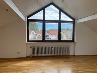 Geschmackvolle, sanierte 2,5-Raum-DG-Wohnung mit EBK in Uhldingen-Mühlhofen