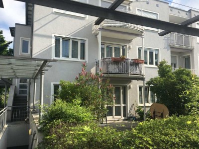 Schöne und gepflegte 4,5-Zimmer-Wohnung mit EBK in Böblingen