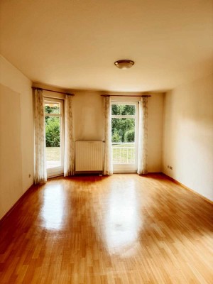 Lohr: 3-Zimmer-Eigentumswohnung mit Terrasse, Blick ins Grüne & Garage