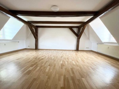 2-Raum-Wohnung mit Einbauküche, ebenerdiger Dusche und Laminat...!!!