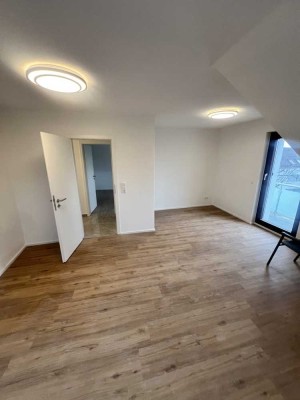 Stilvolle 4-Raum-Wohnung mit gehobener Innenausstattung mit Balkon und EBK in Stuttgart Degerloch