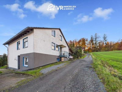 Zweifamilienhaus mit vermieteter Einliegerwohnung in ruhiger Lage