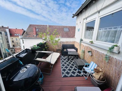 Attraktive 4-Zimmer-Wohnung mit Einbauküche, gemütlicher Dachterrasse & viel Platz in Kaiserslautern