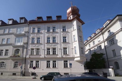 Repräsentative Altbauwohnung mit Galerie
