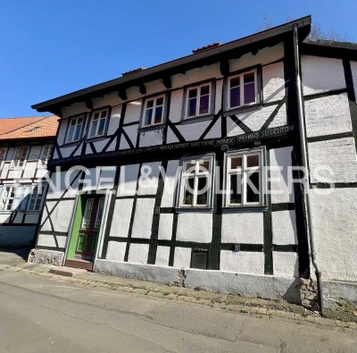 HISTORISCHES FACHWERKHAUS MIT SCHEUNE UND GROßZÜGIGEM GRUNDSTÜCK