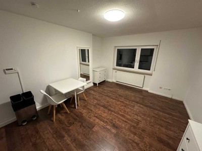 zentrale, aber ruhige 1-Zimmer Wohnung in Landau, teilmöbliert