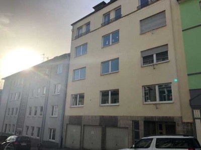 Großzügige 5-Zimmer Altbauwohnung in der Innenstadt nähe Bunter Garten