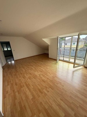 Modernisierte 2-Zimmer-Wohnung mit Balkon in Leverkusen-Lützenkirchen