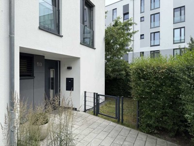 Modernes 4,5-Zi.-Stadthaus am Wasser, zentral und ruhig