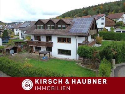 Starke Chance für Investoren & Familien!
Großes 3-Familienhaus in ruhiger Lage, 
   Greding