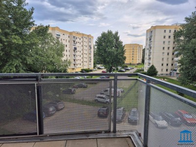 SOFORT verfügbare Mietwohnung mit Balkon im 3. Liftstock &amp; Parkplatz-Option nahe Merkur City (Top 31)