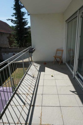 Geschmackvolle ETW mit großem Balkon, EBK, Aufzug und TG