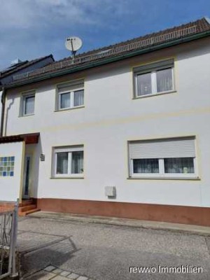 Gemütliche Doppelhaushälfte mit Garage in Neuötting.