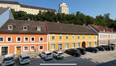Neue Mietwohnung im Zentrum mit Balkon
