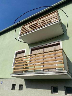 2-Zimmer Altbauwohnung mit Balkon und Parkplatz